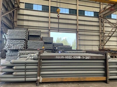 Marco de malla de acero con bola de perno