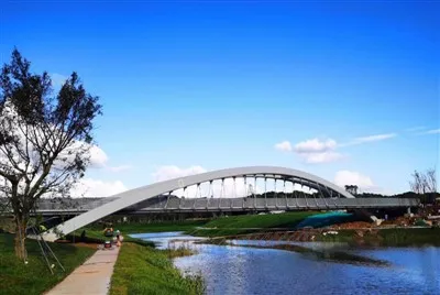 Puente peatonal de acero